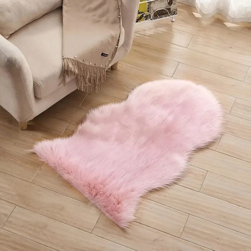 Dywanik futrzany pluszowy miś do salonu pokoju 50x80 cm różowy