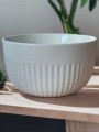 Miseczka ceramiczna na zup? owoce przek?ski sa?atki ryflowana 600 ml bia?a