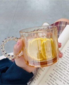 Szklanka ozdobna na kawę herbatę przepiękna odbijąca światło 260 ml