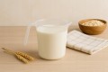Miarka kuchenna plastikowa dzbanek z podziałką na cukier mąkę i wodę 1l