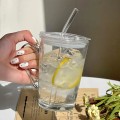 Szklany kubek ze słomką na lemoniadę sok wodę 450 ml
